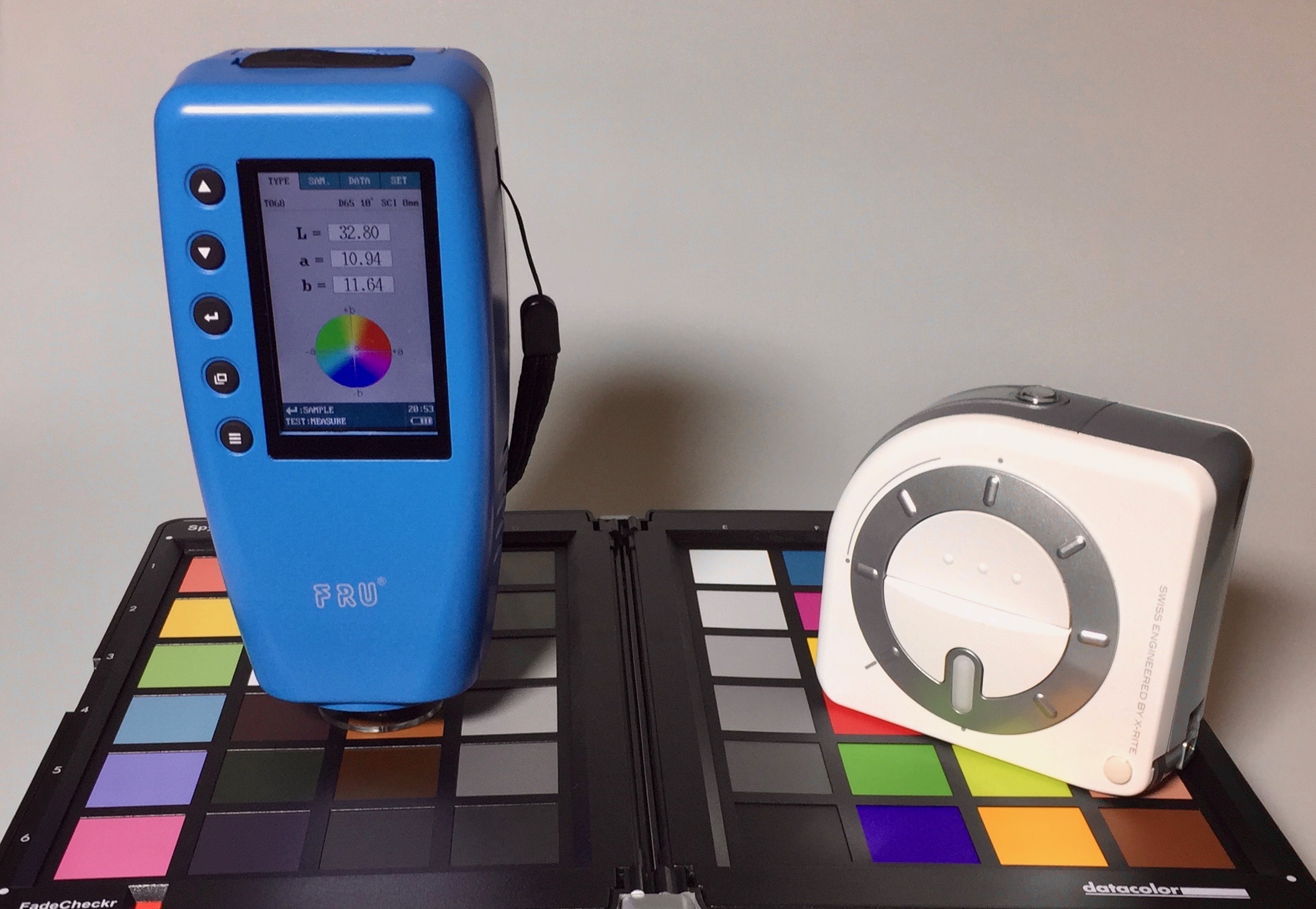 Comparison of color measurement accuracy of ColorMunki Design and FRU WR-10QC Colorimeter